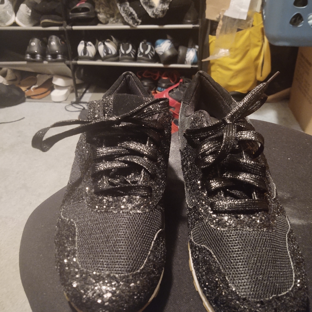 Shoes - Picture 2 of 3